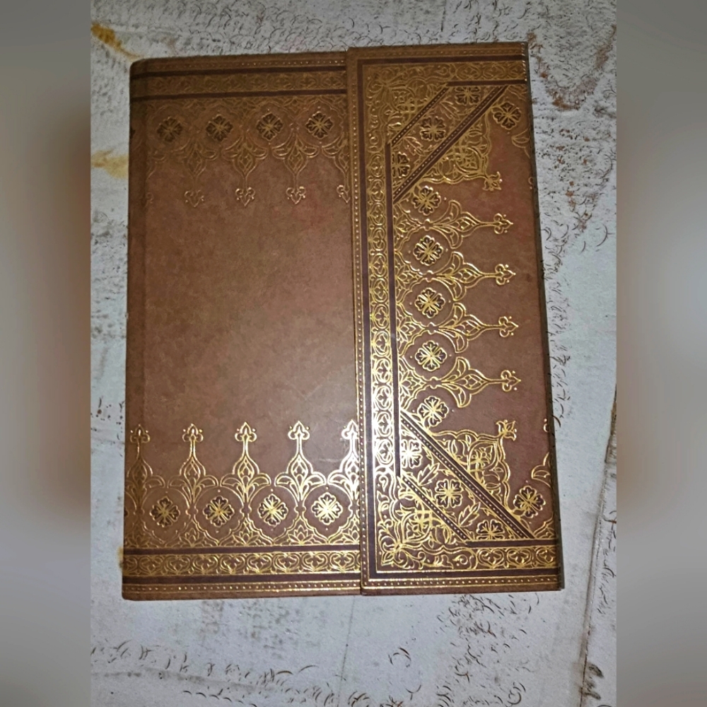 Journal brown and gold open/close with magnet